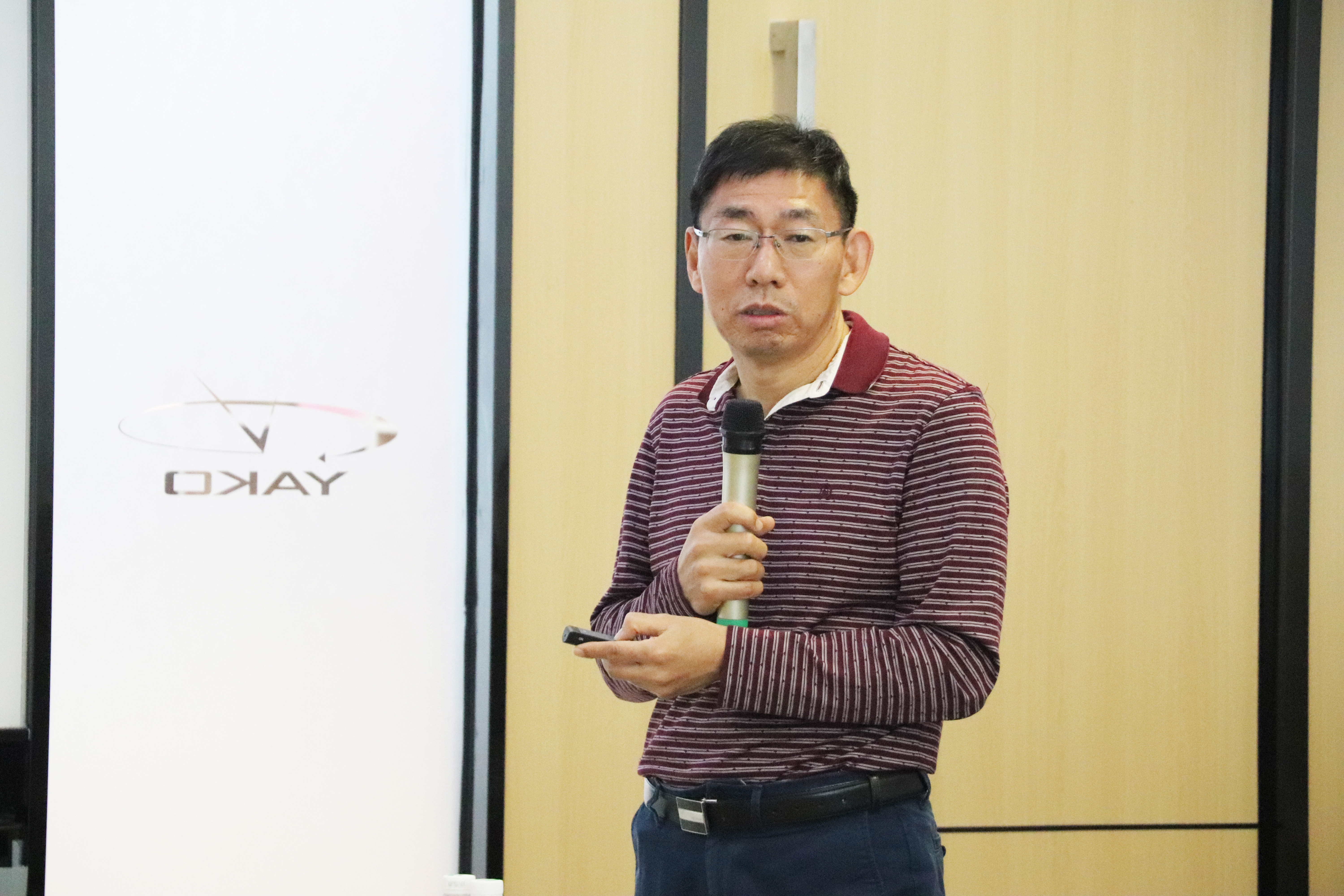 研控科技董事长朱聚中
